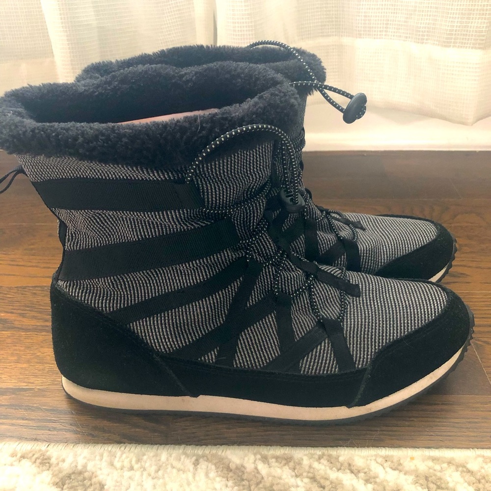 Fabletics Sneaker Boots size 7